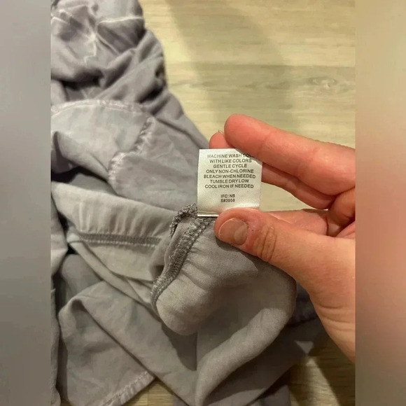 CROSY. Tunic in Distressed Slate / Size Small / - Picture 8 of 8